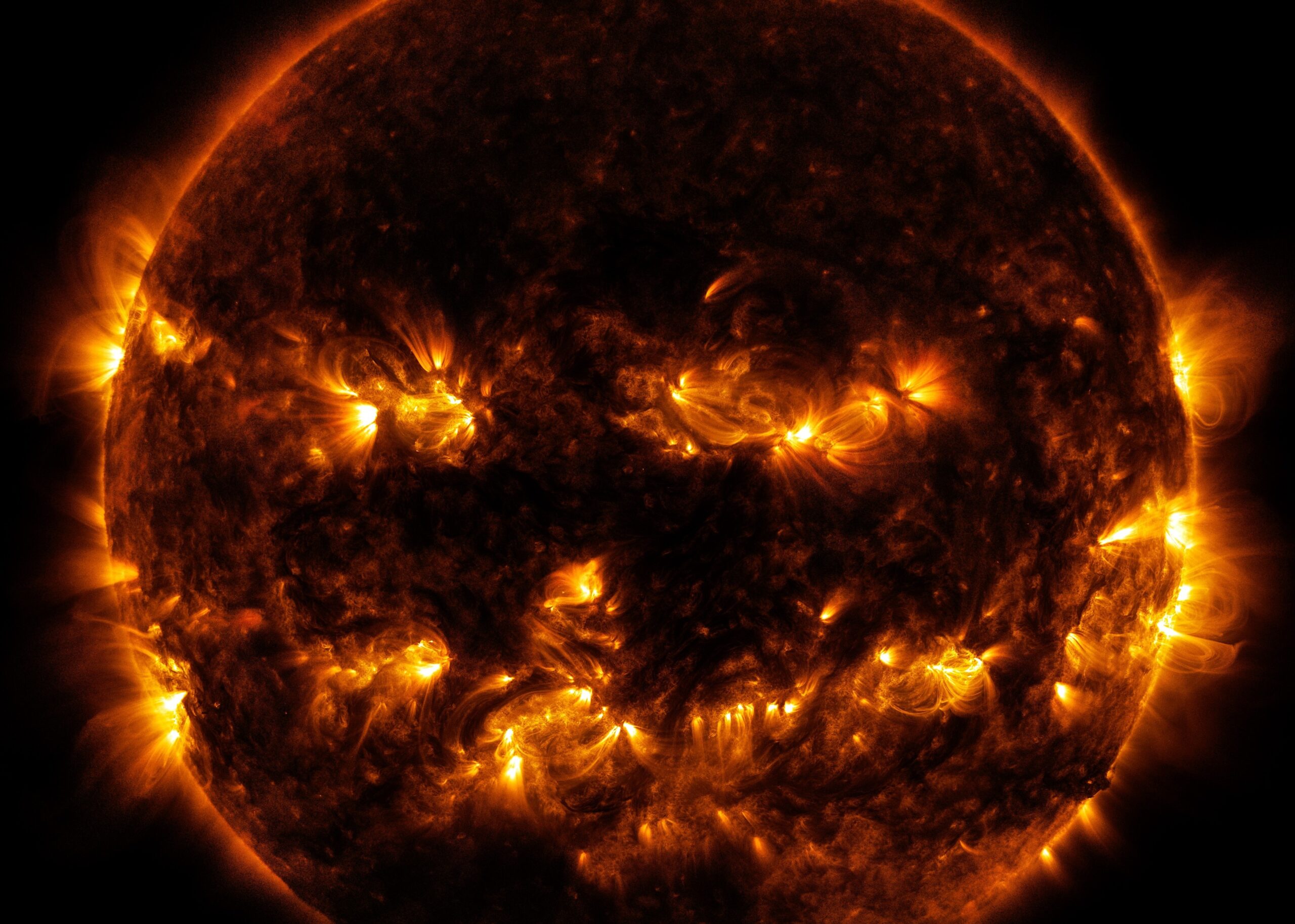 L’universo a noi vicino: il Sole e il Sistema solare